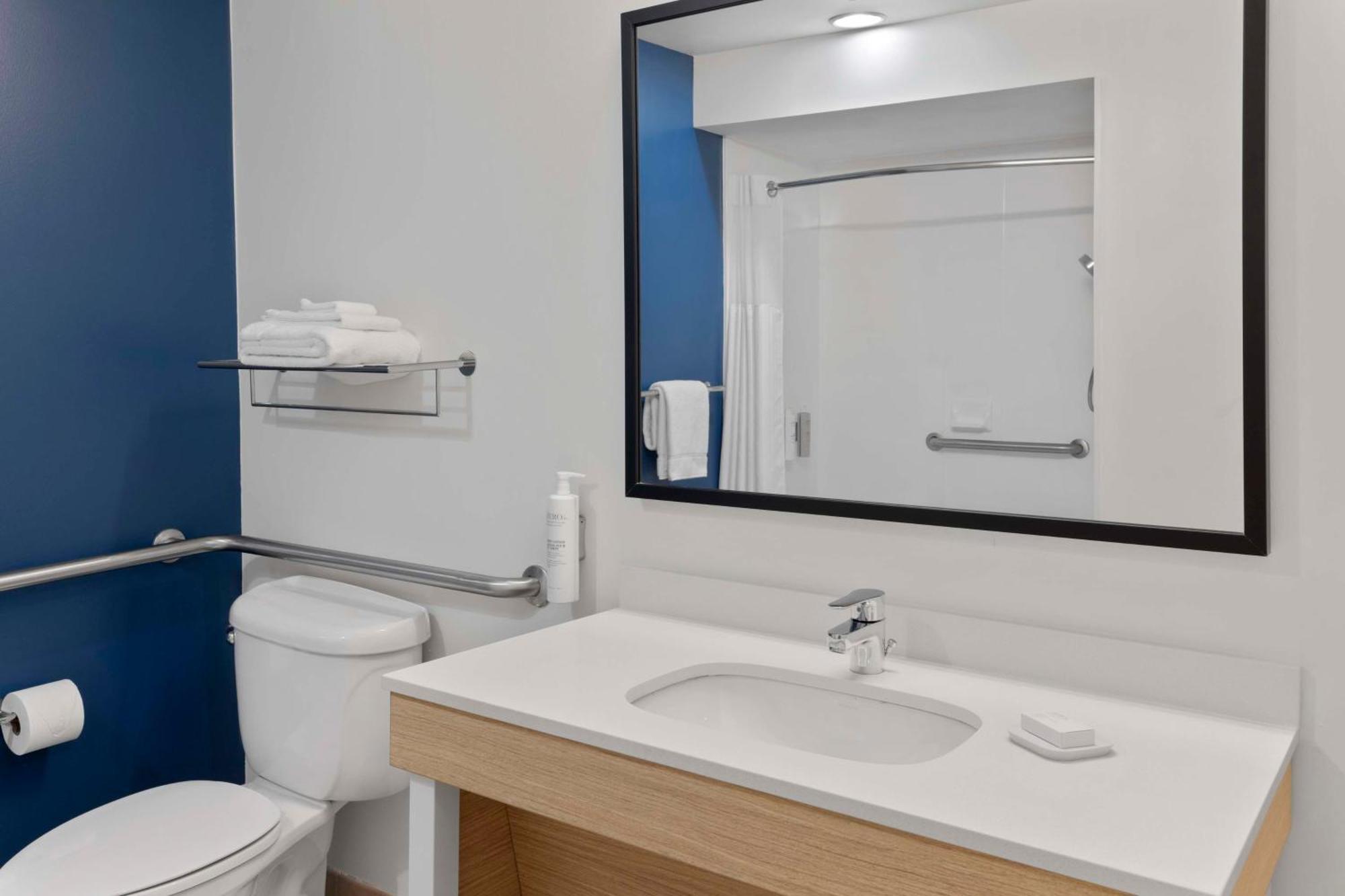 Spark By Hilton Newcomerstown Extérieur photo