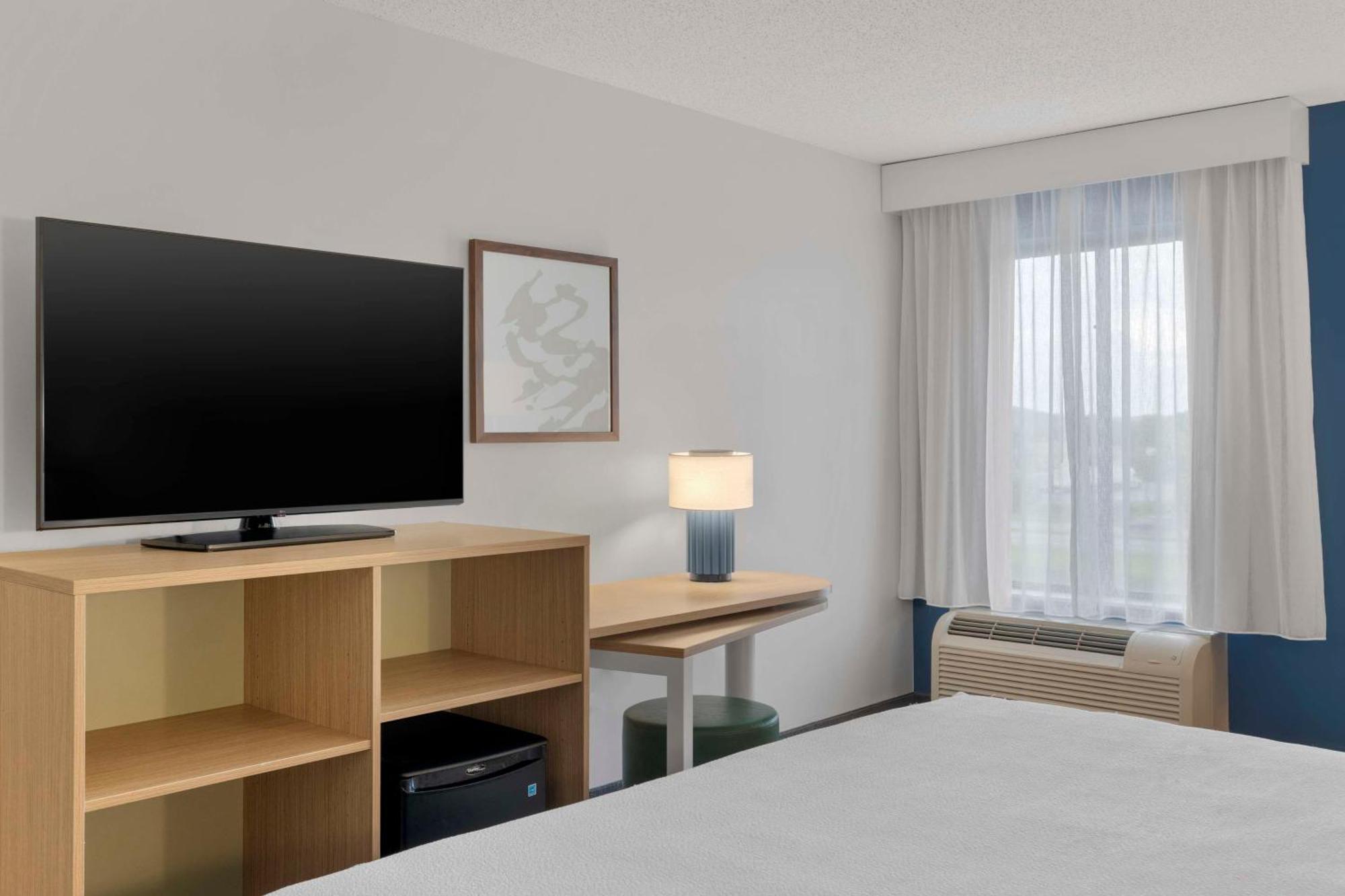 Spark By Hilton Newcomerstown Extérieur photo