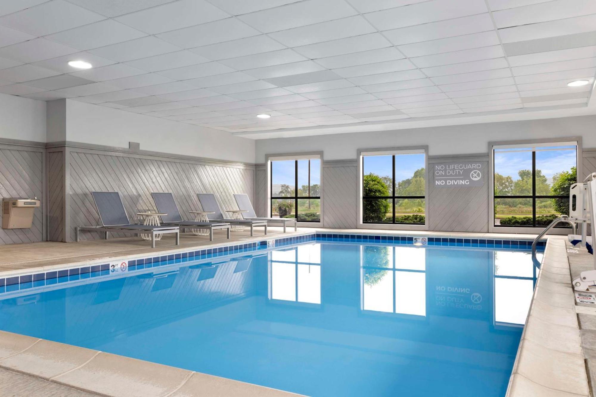 Spark By Hilton Newcomerstown Extérieur photo