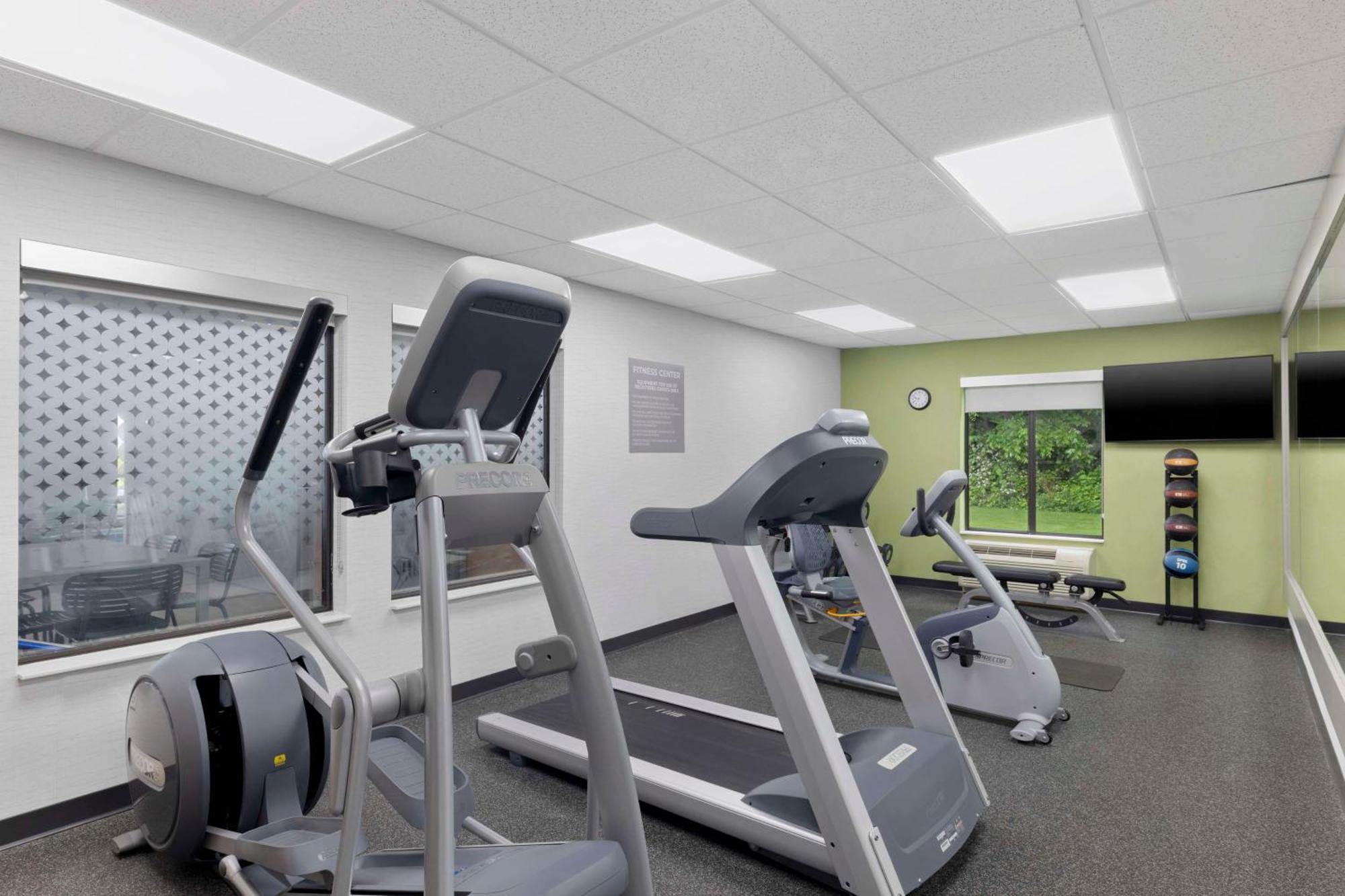 Spark By Hilton Newcomerstown Extérieur photo